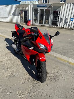 Yamaha YZF-R125 - 3