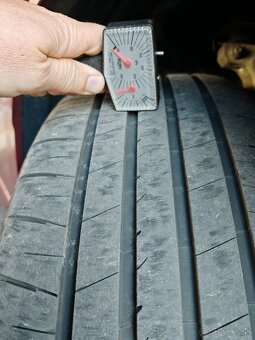 235/50r20 - 3