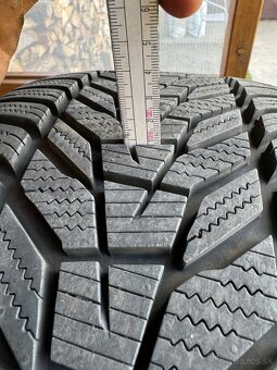 Hankook Winter icept evo3 235/35 R19 - 3