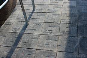 Teraso dlažba DREVO 30x30x3cm 1.7,-EUR(ks) - 3