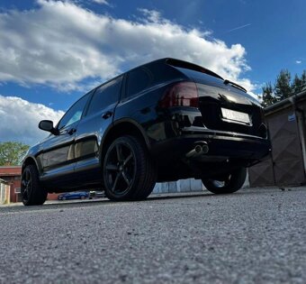 PORSCHE CAYENNE S - Black on Black - 3