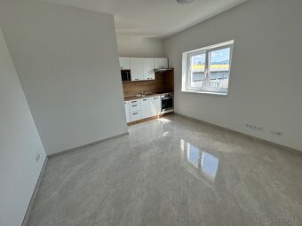 GARSONKA NOVOSTAVBA TRENCIN NA PRENAJOM - 3