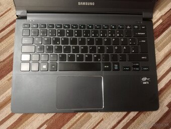 predám nefunkčný notebook Samsung NP300X3E - 3