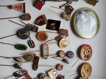 Futbalové odznaky. Šport.Futbal.FIFA . - 3