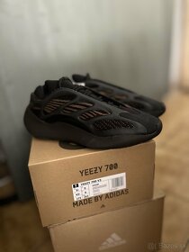 Adidas Yeezy 700 V3 clay brown - 3