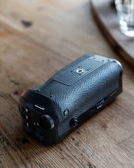 Batériový grip Panasonic DMW-BGG9E - 3