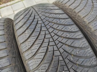 Celoročné pneu 185/60R15 Goodyear 4ks - 3