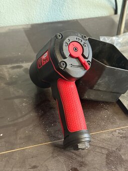 Pneumatický razovy uťahovák KS Tools - 3