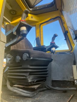 Predám lkt 82 s hydraolickou rukou - 3