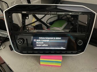 VW UP radio 1S0035871A - 3