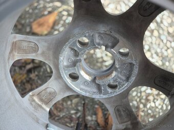 15" elektróny  Ford - 3