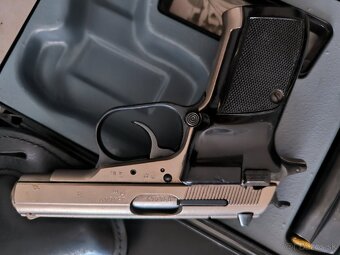 Samonabíjacia pištoľ CZ 83, kal. 7,65 Browning - 3