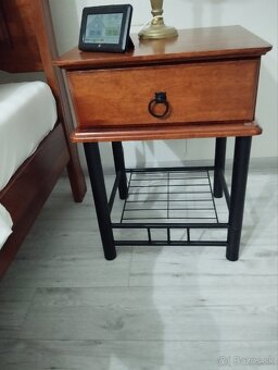 Manželská posteľ -spalňa, nočné stolíky ,komoda - 3