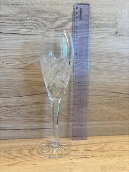 Krištáľový brúsený pohár na stopke - 3