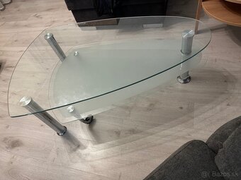 Skleneny konferencny stolik - 3