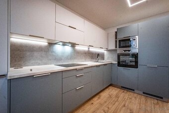 Moderný 2-izbový byt pri nábreží s kompletnou rekonštrukcio - 3