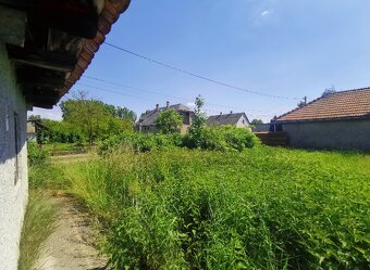 Tornyosnémeti - Stavebný pozemok 800 m2 so starým domom - 3