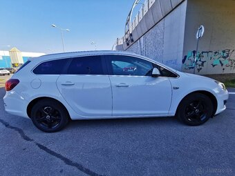 Opel Astra J LPG 1.4 103kw Sports tourer (combi) Cosmos - 3