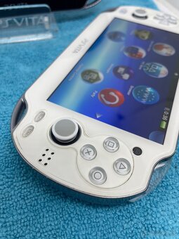PS VITA PCH-1000 - OLED biela verzia 3. - 3