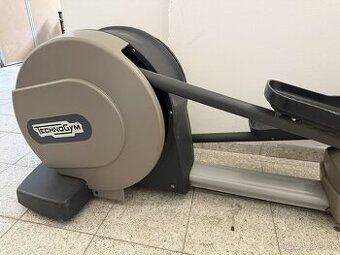 Technogym Crosstrainer synchro 700 led - 3
