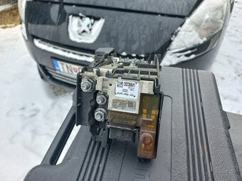 Predám modul regulátora napätia Peugeot 5008 - 3