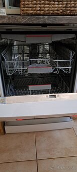 Umývačka riadu zn. BOSCH - 3