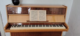 Klavír zn. Rösler - 3