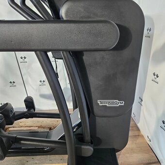 Eliptický trenažér Technogym vario artis unity 3.0 - 3