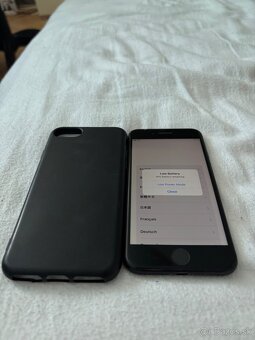 iPhone SE 2022 128GB + Obal - 3