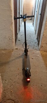 Xiaomi Mi Electric Scooter 2 - 3