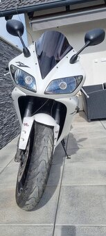 Yamaha r1 - 3