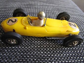 Carrera 132 Vzácny Ferrari Tipo (žltý) - 3