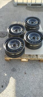 Puklice 15 a plechove disky na GOLF VII/Sporstvan - 3