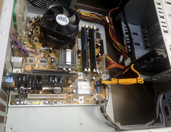 Predám starší PC Pentium 2,5GHz (06) - 3