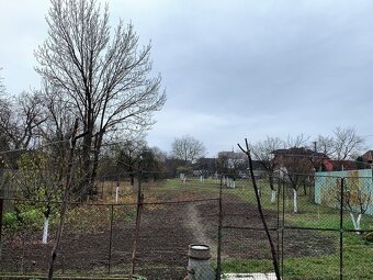 SEČOVCE - ROVINATÝ STAVEBNÝ POZEMOK 1417 PRIAMO V OBCI IS PR - 3