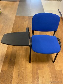 Modré kancelárske stoličky so stolíkom - 3