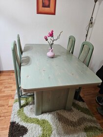 masivny jedalensky stôl so stoličkami - 3