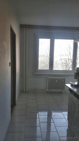 Predám veľký 2 izbový slnečný byt s logiou ulica Venevská - 3