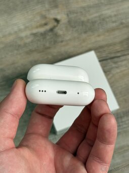 Apple AirPods Pro 2 Lightning Case v Záruke - 3