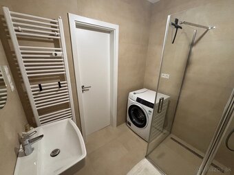 NOVÝ PEKNÝ 2i BYT 59 m2 SO ZÁHRADOU 74m2 a PARKOVACÍM MIESTO - 3