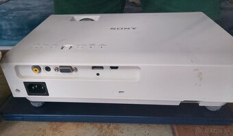 Predám projektor značky Sony VPL-DX120 - 3