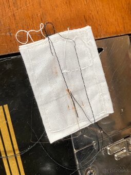 Funkčný zachovalý starožitný šijací stroj Minerva - 3