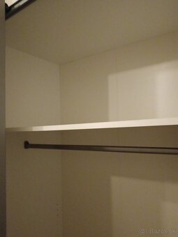 Elegantná šatníkova skriňa - 3