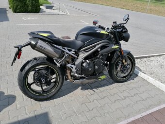 TRIUMPH 1050 Speed Triple RS 4/2021 - 3