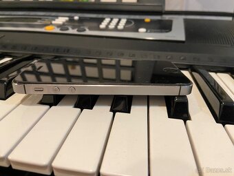 Predám tento iPhone 5s v super  stave,všetko funkčné... - 3