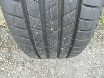 225/40 R18 - 3