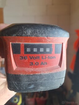 Hilti baterku - 3