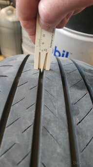 235/55 R19 - 3