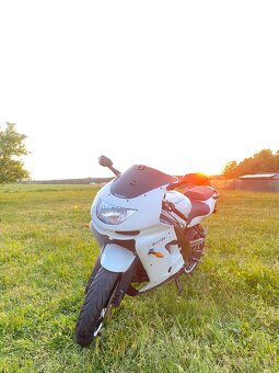 Kawasaki ZX9R Ninja - 3