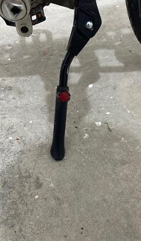 Růžový holčičí kolo značky Specialized - 3